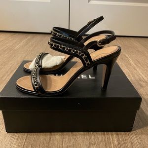 Authentic Chanel Sandals . LIKE NEW !